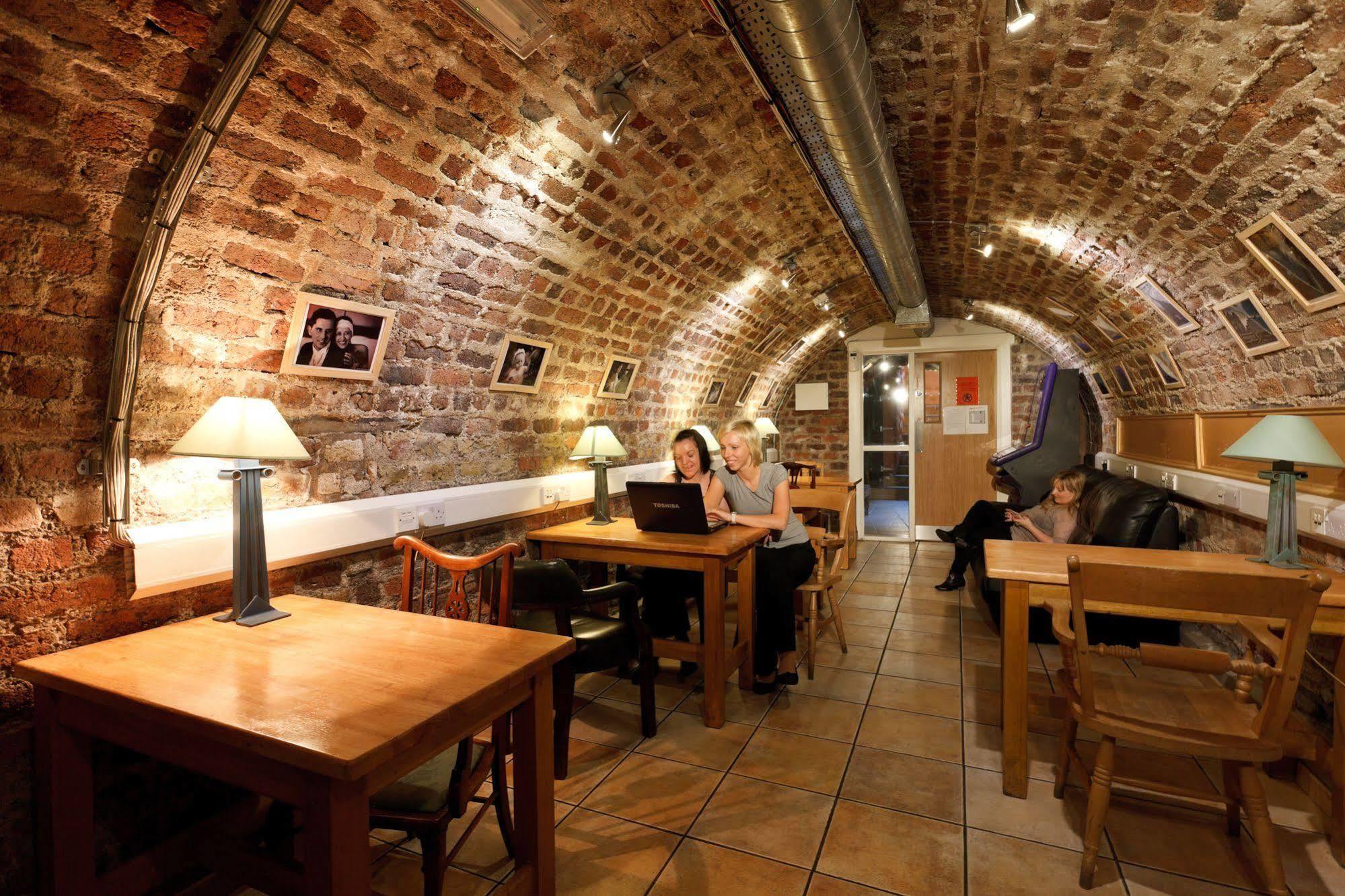Isaacs Hostel Δουβλίνο Εξωτερικό φωτογραφία
